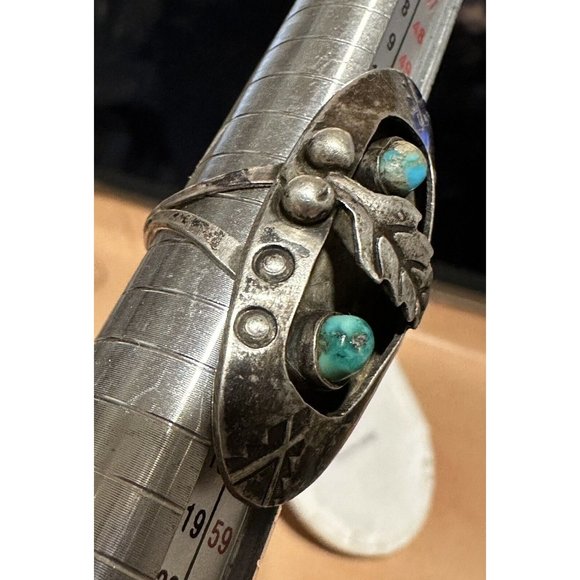 Vintage 1940s NAVAJO Sterling Silver Turqouise Etched Shadowbox Ring Size 7 - Picture 8 of 11